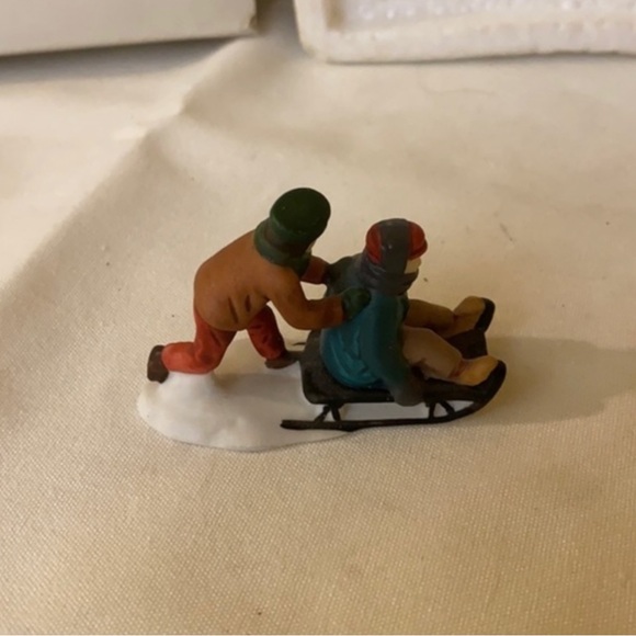 Dept 56 winter village accessories - Picture 4 of 10